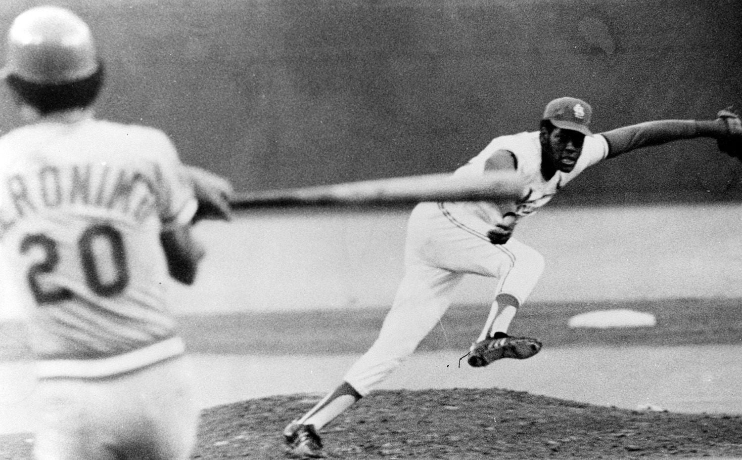 Bob Gibson the second pitcher to record 3,000 strikeouts